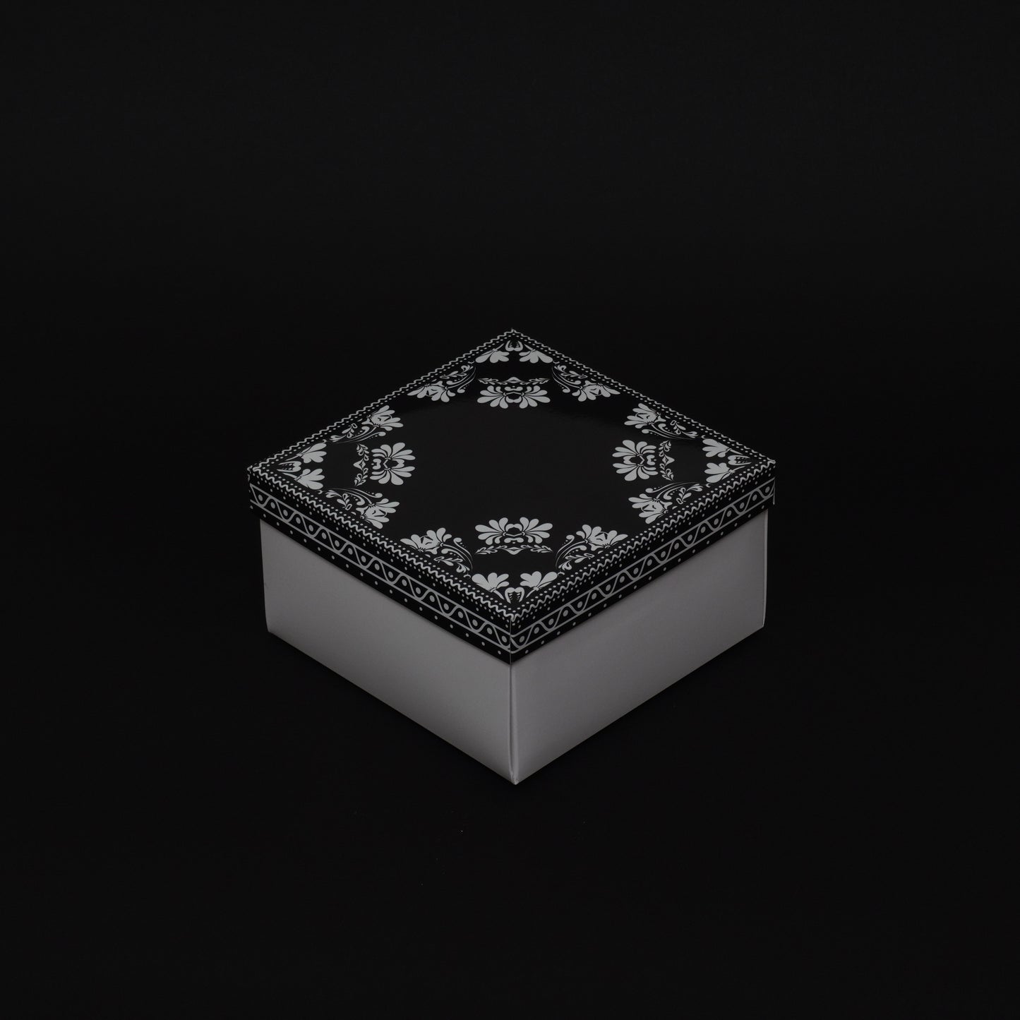 B&W Box